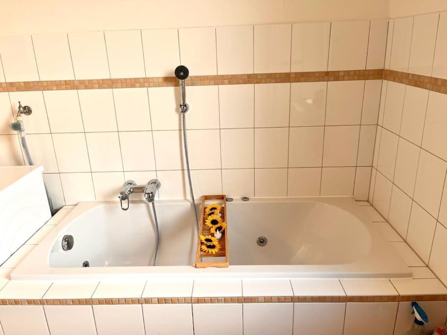 Doppelzimmer Mit Terrasse In Privatem Zuhause Lübeck Eksteriør billede